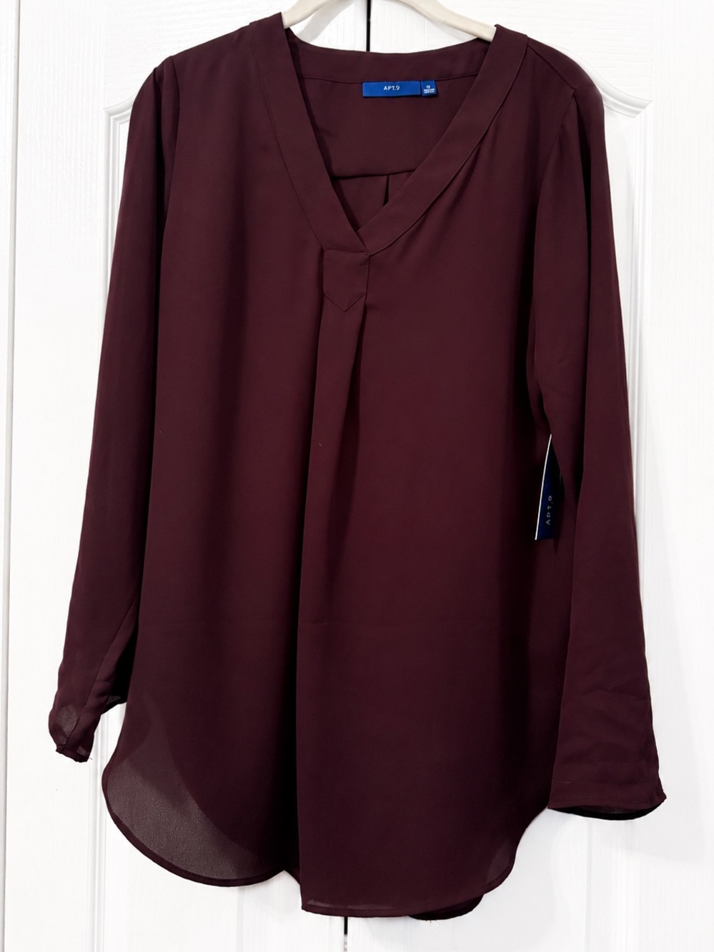 APT. 9 Deep Plum Long Sleeve V-Neck Blouse Size Medium NWT Flowy Tunic